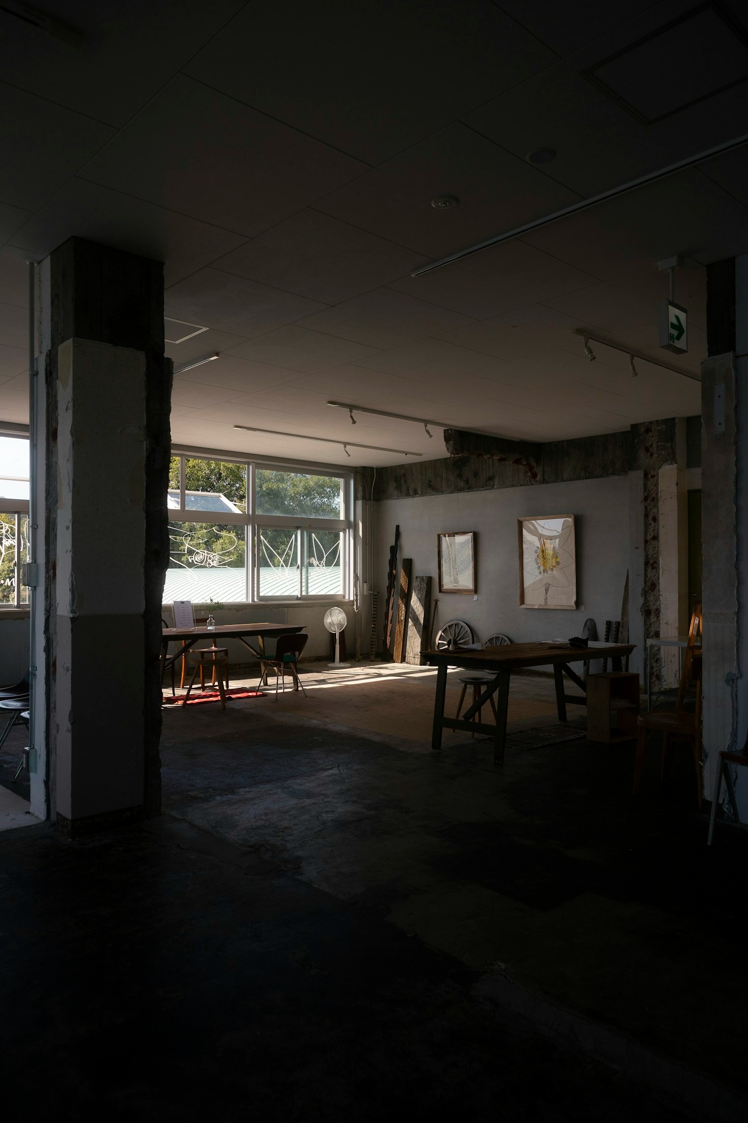 The Art of Minimalism in Dark Aesthetics